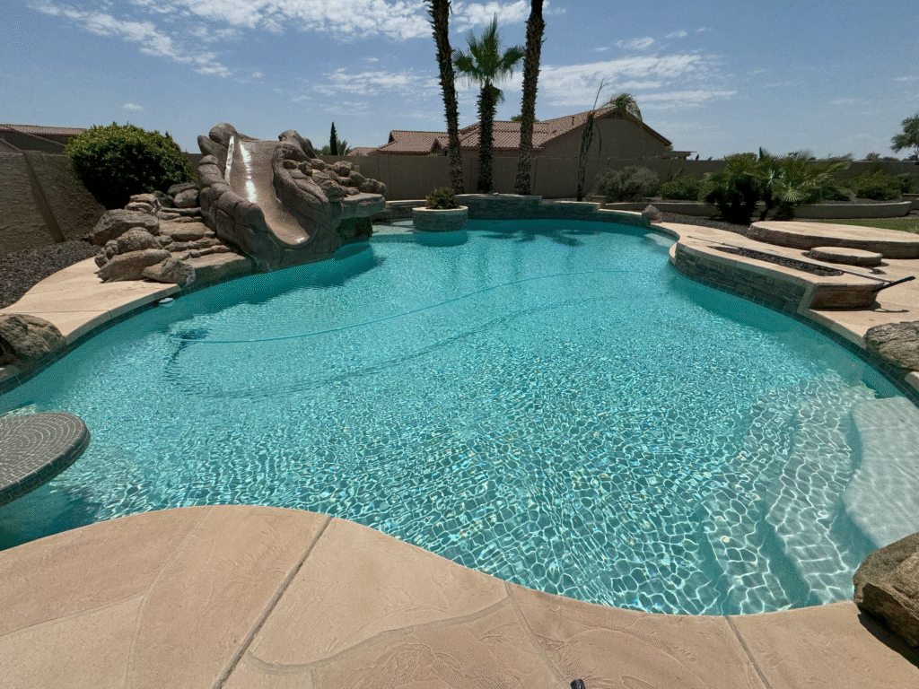 A beautifully maintained pool in Arizona thanks to the professional work of Catalina Pools AZ.
